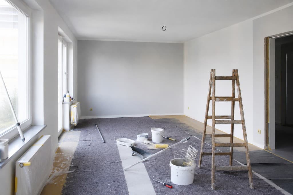 Professionelle Malerarbeiten – frisch gestrichener Wohnraum durch DLS Zweidorf